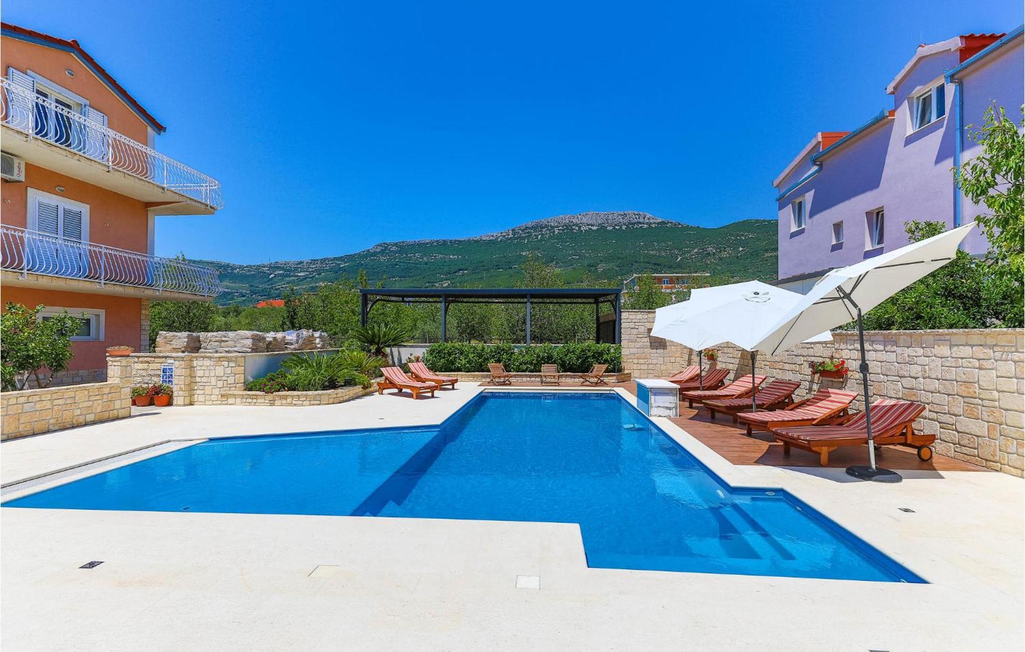 Lovely Apartment In Kastel Stari With Kitchen Kaštela Εξωτερικό φωτογραφία